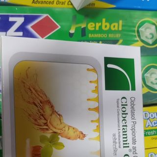 kem trị nám thái lan dùng cho da mỏng