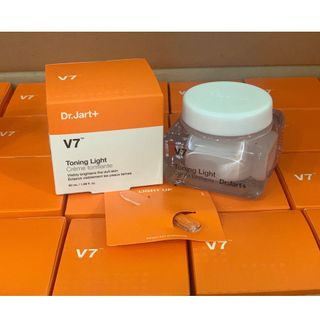 KEM DƯỠNG DA NÂNG TONE V7 TONING LIGHT [ MẪU MỚI ]
