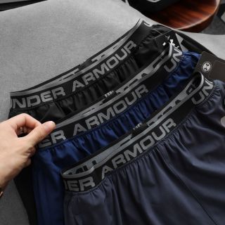 Short under armour xi giãn runing 2 lớp. Lớp lưới bên trong mềm thoáng mát, co giãn 4c, 2 túi khoá kéo. Phụ liệu hãng Size : m l xl 2xl /2222/8c 3 màu / ri 24c