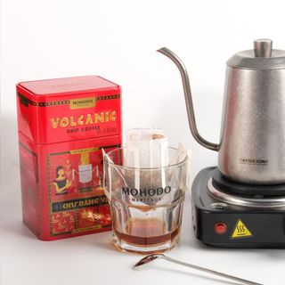 Cà phê phin giấy Mohodo Volcanic Coffee nghuyên chất từ hạt cà phê Arabica và Robusta cao cấp 100g - Hộp sắt