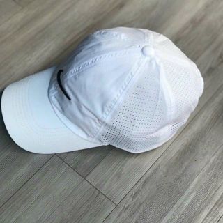 Nón thể thao dư xịn