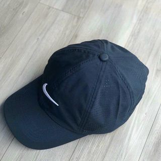Nón thể thao dư xịn