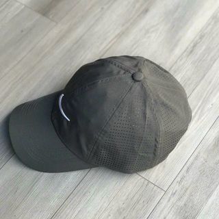 Nón thể thao dư xịn