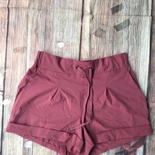 Quần short nữ