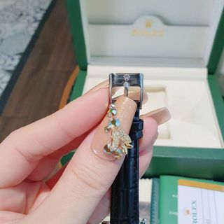 ĐỒNG HỒ NỮ THỜI TRANG RÔ LE DÂY DA MẶT VUÔNG MINI 1