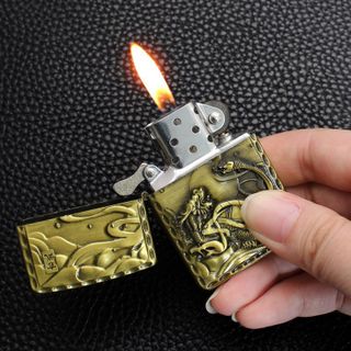 BẬT LỬA ZIPPO KHẮC NỔI HÌNH KIM QUY - XÀI XĂNG
