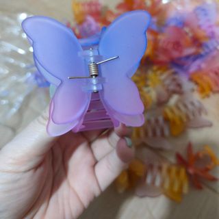 Kẹp hình bướm