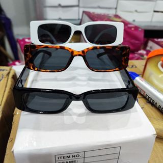 Kính mắt chữ B