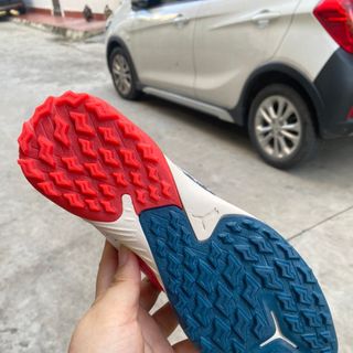 Giày Bóng Đá Future 7 Ultimate Trắng Xanh Đen Cổ Lửng TF giá sỉ