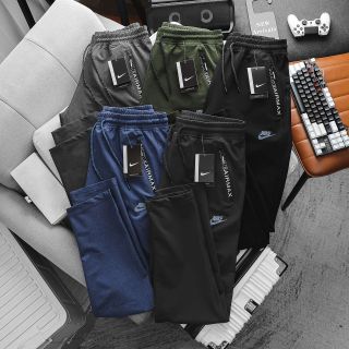 Suông chất gió hãng dày mát, trơn láng, co giãn 4 chiều. Logo dạ quang 3 túi khoá kéo Size : m l xl 2xl /2222/8c 5 màu/ ri 40c