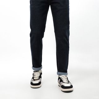 Jean dài slim fit,, chuẩn form với ống quần.   Vải 9 phẩm dày dặn có thun co dãn
