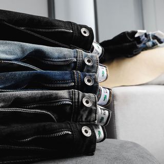 Jean dài slim fit,, chuẩn form với ống quần.   Vải 9 phẩm dày dặn có thun co dãn