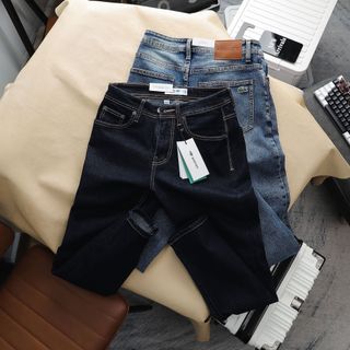 Jean dài slim fit,, chuẩn form với ống quần.   Vải 9 phẩm dày dặn có thun co dãn