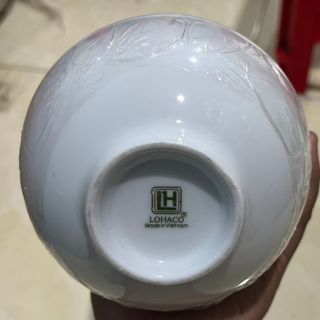 Chén sứ trắng