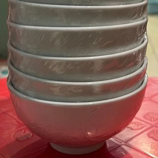 Chén sứ trắng
