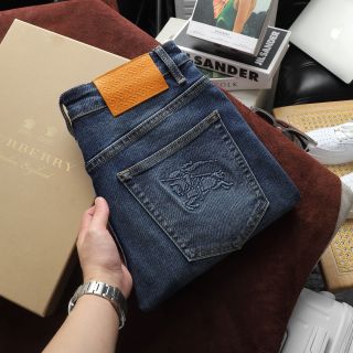 SHORT JEAN NAM.   Chất  Jean dày dặn có thun co giãn thoải mái.  Mền mịn.