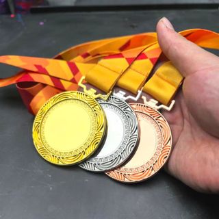 Huy chương bóng đá dây vàng