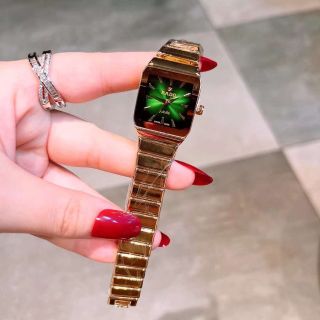 Đồng hồ radoso vuông mẫu mới
