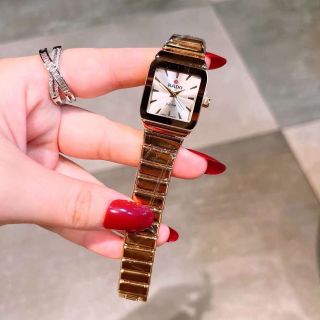 Đồng hồ radoso vuông mẫu mới