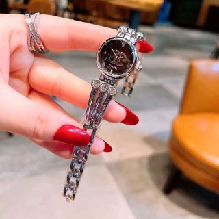 Đồng hồ chanessl lắc nhỏ