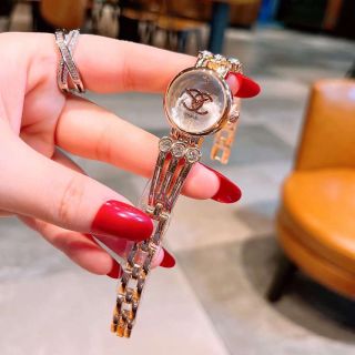 Đồng hồ chanessl lắc nhỏ