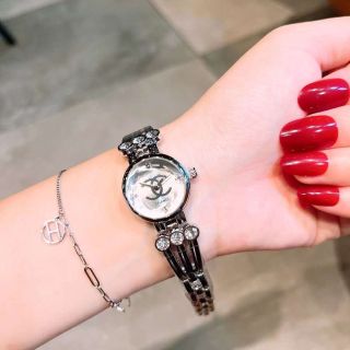 Đồng hồ chanessl lắc nhỏ