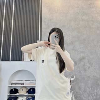Áo thun nữ unisex cao cấp.