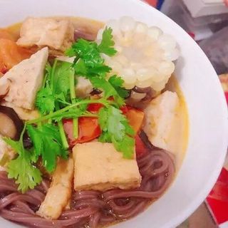 PHỞ GẠO LỨT ĐỎ