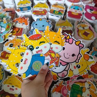 SET 100 BAO LÌ XÌ CHIBI RỒNG THẦN TÀI (GIAO MÀU NGẪU NHIÊN) - VỰA KHÔ BẾN TRE