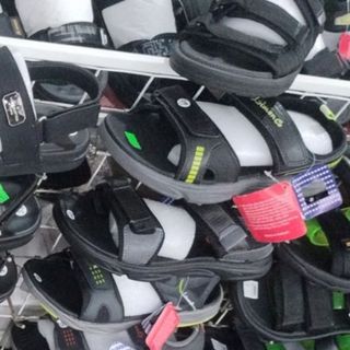 Nhà e có rất nhiều mẫu sandal chất đẹp chất lượng  giá cả rẻ nhất thị trường mời m.n kham khảo https://zalo.me/g/ylqfms870