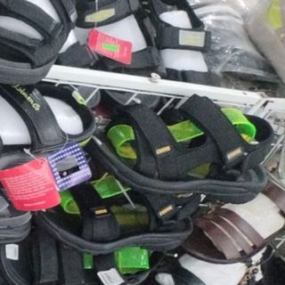 Nhà e có rất nhiều mẫu sandal chất đẹp chất lượng  giá cả rẻ nhất thị trường mời m.n kham khảo https://zalo.me/g/ylqfms870