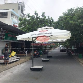 Dù lệch tâm vuông 3m giá rẻ dù che ngoài trời dù cafe xưởng sản xuất dù cafe