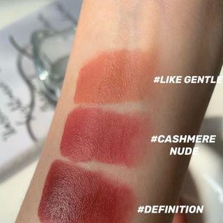 Son 3 C e velvet lip tint taupe