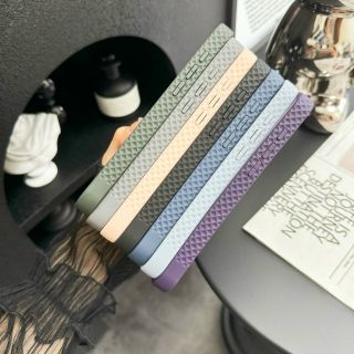 ỐP LƯNG NHÁM BASIC VIỀN SẦN LƯNG NHÁM Lưng Nhám Mờ chống bám vân chống bám bẩn viền silicone dẻo thiết kế dạng sần chống trơn trượt đủ 7 màu sắc lựa chọn 11 / 11 Promax / 12 / 12 Pro / 12 Promax / 13 / 13 Pro / 13 Promax / 14 / 14 Plus / 14 Pro / 14 Promax / 15 / 15 Plus / 15 Pro / 15 Promax