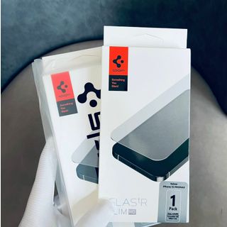 KÍNH CƯỜNG LỰC CAO CẤP SPIGEN CHÍNH HÃNG Độ Trong suốt đạt chuẩn HD. Keo xịn 330AB Chống tĩnh điện kháng nước, kháng bụi Chống ánh sáng Xanh, chống tia cực tím, công nghệ phủ nano chống chầy hạn chế bám vân thao tác vuốt chạm cực mướt fullbox đầy đủ phụ kiện