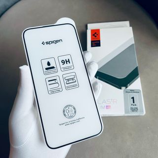 KÍNH CƯỜNG LỰC CAO CẤP SPIGEN CHÍNH HÃNG Độ Trong suốt đạt chuẩn HD. Keo xịn 330AB Chống tĩnh điện kháng nước, kháng bụi Chống ánh sáng Xanh, chống tia cực tím, công nghệ phủ nano chống chầy hạn chế bám vân thao tác vuốt chạm cực mướt fullbox đầy đủ phụ kiện