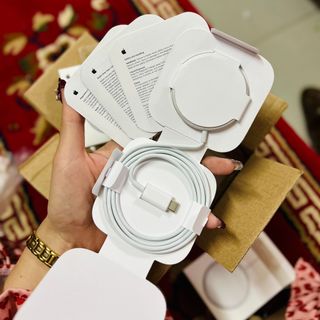 Sạc không dây MagSafe 15W Sạc không nóng máy, không đơ Tốc độ sạc ổn định Đóng hộp full box như hãng Bảo hành 6 tháng giá sỉ