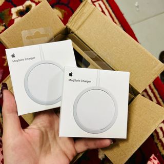 Sạc không dây MagSafe 15W Sạc không nóng máy, không đơ Tốc độ sạc ổn định Đóng hộp full box như hãng Bảo hành 6 tháng