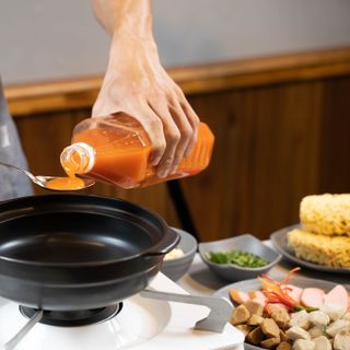 Sốt Ớt Chia Cấp Độ Mì Cay Hot Spicy (Chai 1000ml)