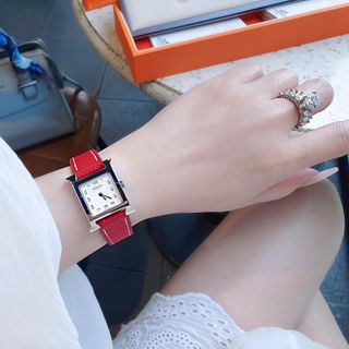 ĐỒNG HỒ NỮ CAO CẤP HEMES DÂY DA MẶT SỐ NIỀNG TRƠN BẠC 4