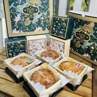 Hộp 4 Bánh Trung Thu 2 Nhân Thập Cẩm 2 Nhân Ngọt (Hộp)