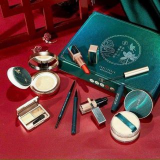 Set trang điểm 8 món