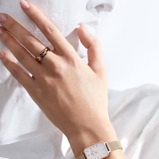 ĐỒNG HỒ NAM NỮ CAO CẤP D.W MẶT CHỮ NHẬT MỚI DÂY DA VÀ LƯỚI