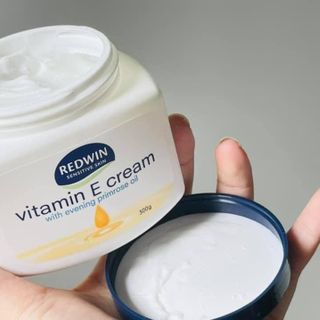 Kem dưỡng da mềm mịn vitamin E ÚC RedwinCream300gam