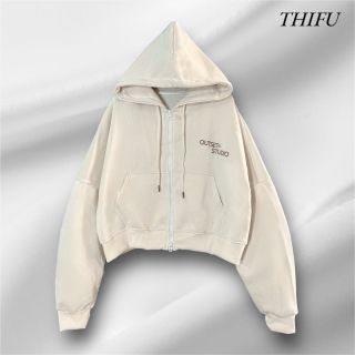 Áo hoodi chất thun nỉ dày mịn,nón rộng 2 lớp vải chính ,diễu chằn vai và nách như hình,tay phồng và rộng ,dây kéo 2 đầu