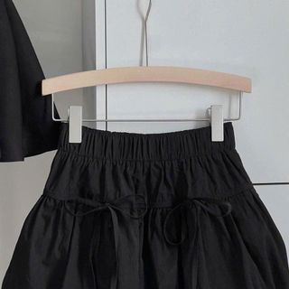 CHÂN VÁY BÍ CHẤT GIÓ NHĂN FORM DƯỚI 55kg