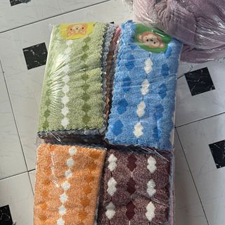 Khăn Lau Lông Cừu Kẹp Giá Rẻ Kích Thước 30*30cm