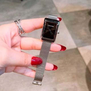 Đồng hồ cks v vuông mẫu mới