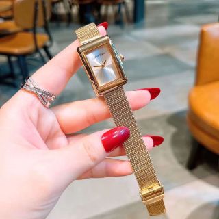 Đồng hồ cks v vuông mẫu mới