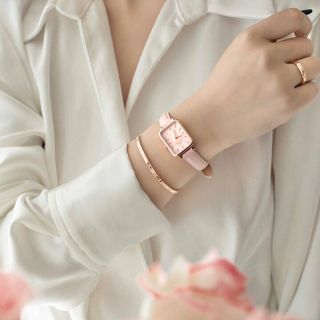 ĐỒNG HỒ NỮ CAO CẤP D.W QUADRO PRESSED ROUGE DÂY DA HỒNG MẶT CHỮ NHẬT KÈM TEM KÍCH HOẠT ĐIỆN TỬ 1